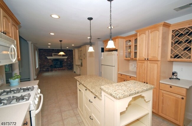 Kitchen - 30 Madison St