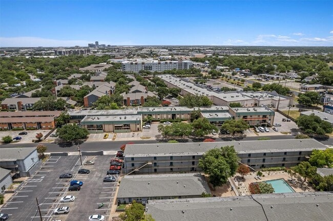 Foto del edificio - 2600 Penny Ln