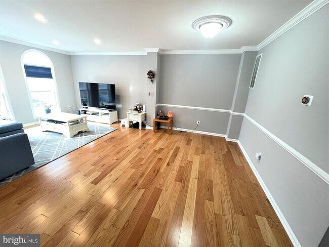 Foto del edificio - 4513 Monmouth St