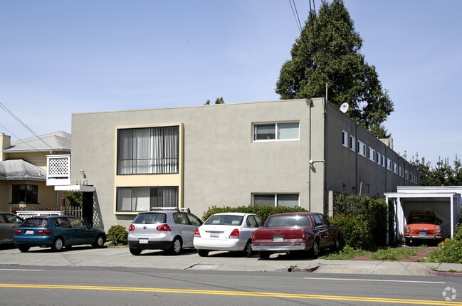 Building Photo - 5525 Claremont Ave