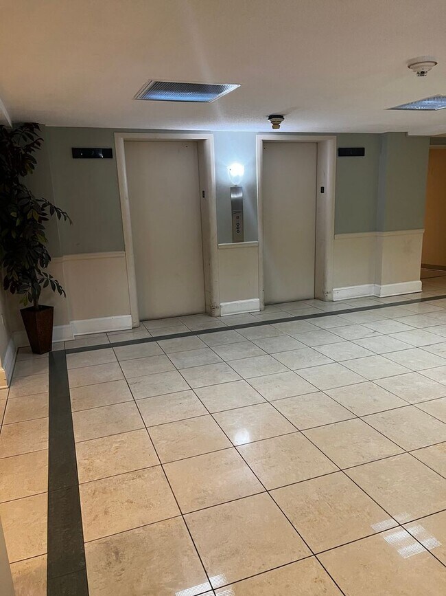 Foto del interior - 600A LLC