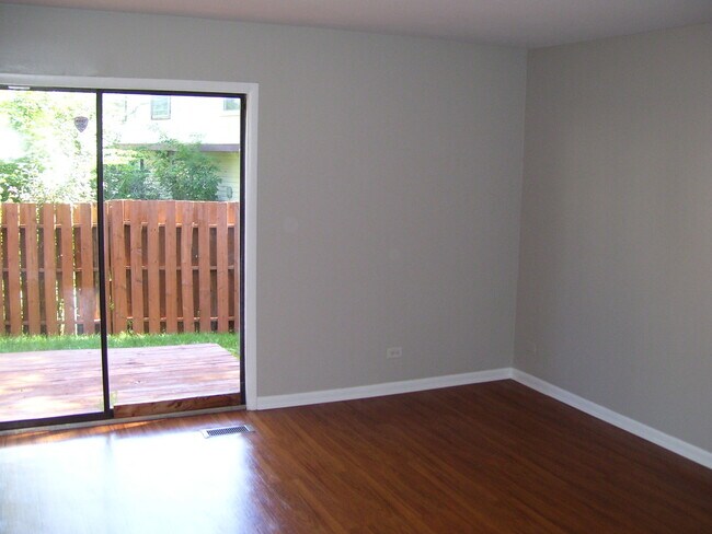 Building Photo - 260 Juniper Ln