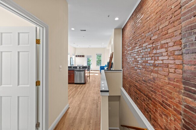 Building Photo - 1312 Euclid St NW