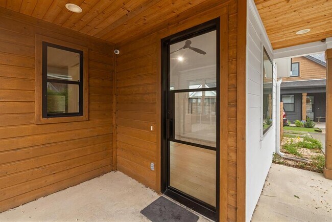 Foto del edificio - 7706 Watson St
