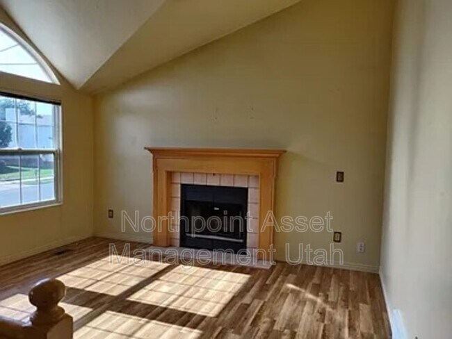Building Photo - 2322 N 1075 E