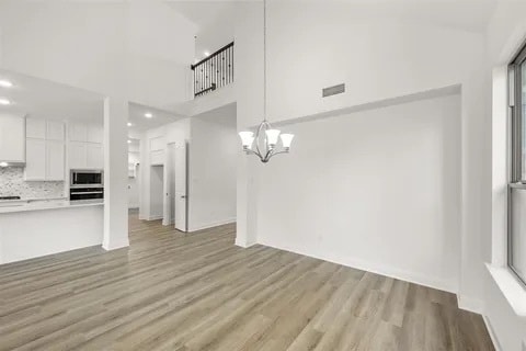 Primary Photo - 216 Onyx Dr