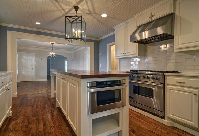 Building Photo - 4417 Normandy Ave