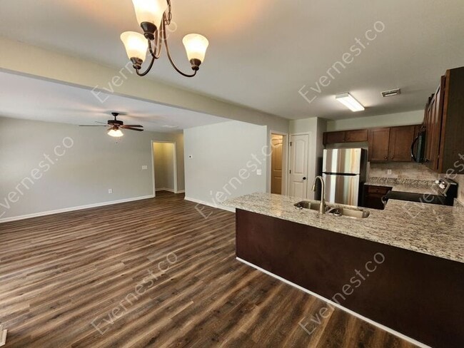 Building Photo - 624 Stowers Dr