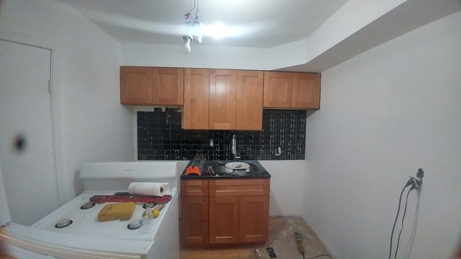 Building Photo - 370 Butler St