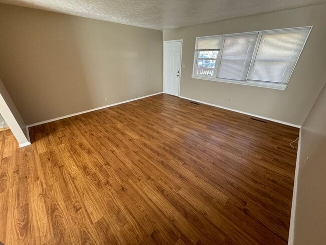 Building Photo - All Brick Home available NOW!