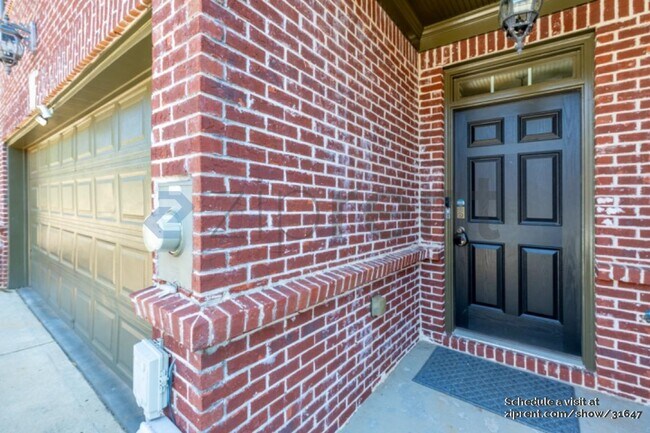 Building Photo - 5894 Oakbrook Lake Ct