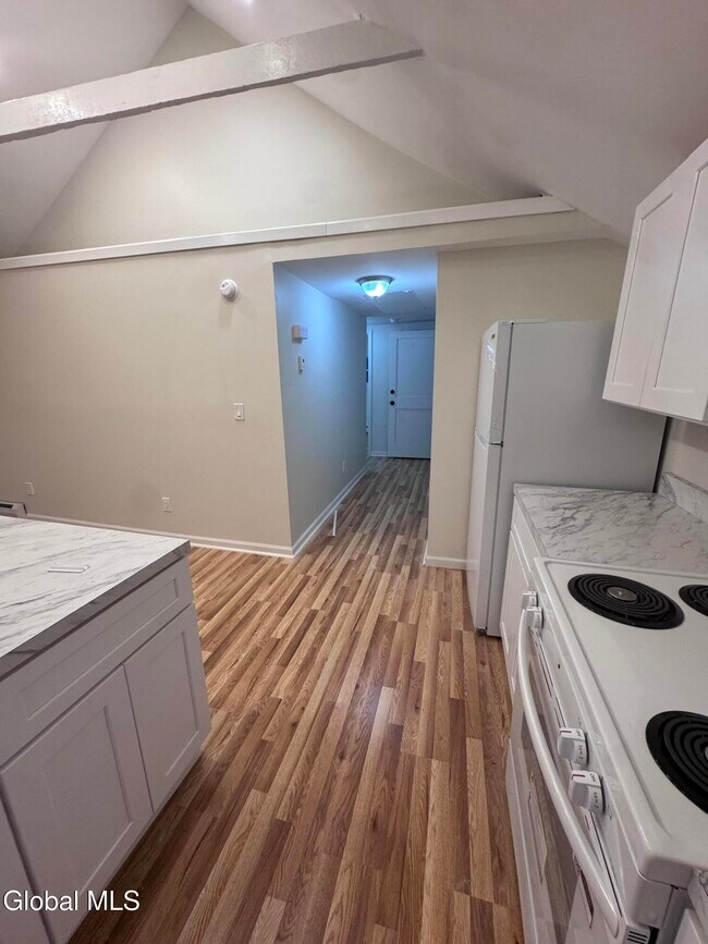 Foto del edificio - 1556 1st St