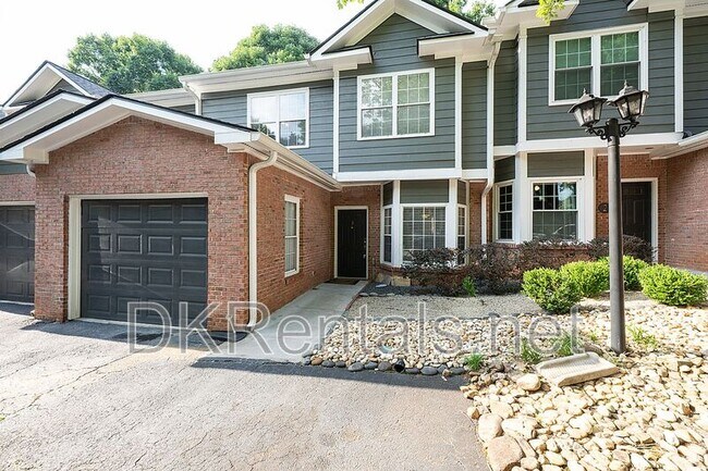 Building Photo - 2680 Pine Tree Rd NE