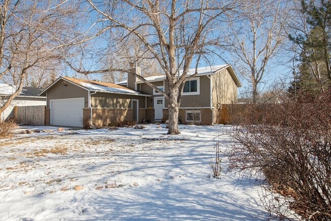 Building Photo - Charming 3-Bedroom Home on a Spacious Corn...