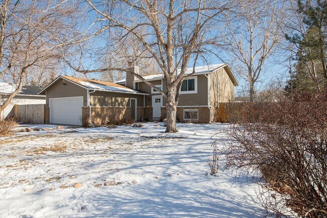 Foto del edificio - Charming 3-Bedroom Home on a Spacious Corn...