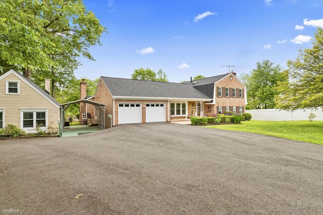 Building Photo - 4 br, 2.5 bath House - 14530 Dufief Mill Rd