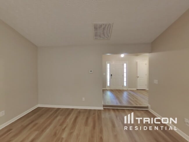 Foto del edificio - 8050 Chapman Terrace