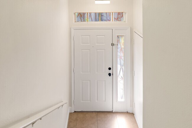 Foto del edificio - 6484 S Goldenrod Rd