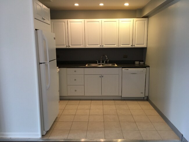 Foto del edificio - 8432 W 103rd Terrace