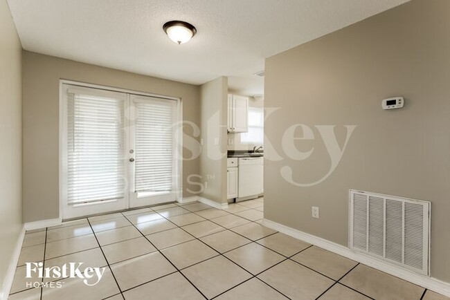 Foto del edificio - 6803 Fernfield Ct