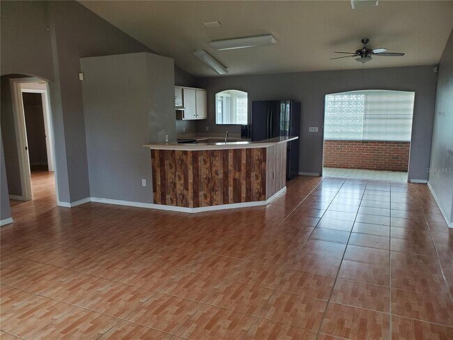 Foto del edificio - 6064 SW 82nd Pl