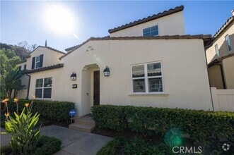 Building Photo - 896 Terrace Ln W