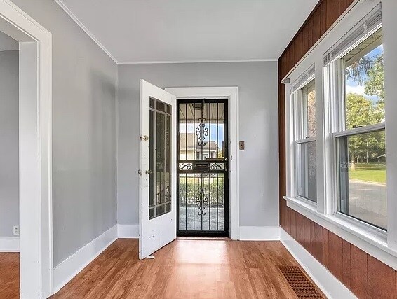 Sunroom - 1149 Wilber St