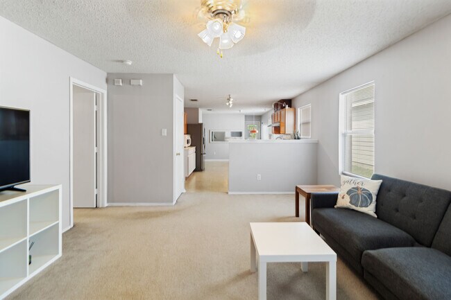Foto del edificio - 6717 Waterhill Ln
