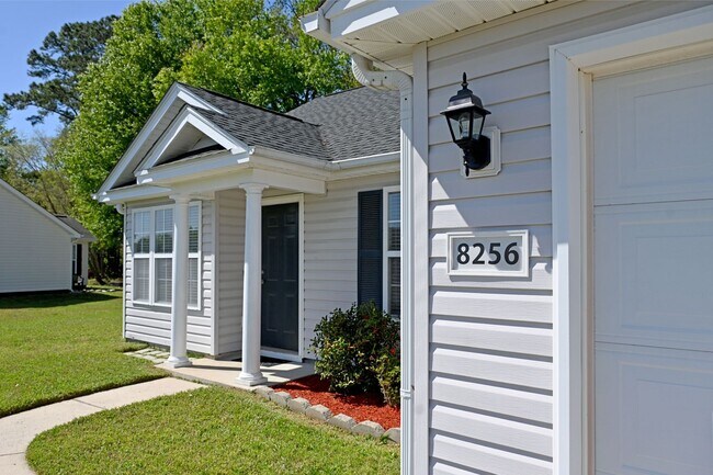 Foto del edificio - Charming 3BR Ranch in Osprey Woods – Screened Porch & Vaulted Ceilings