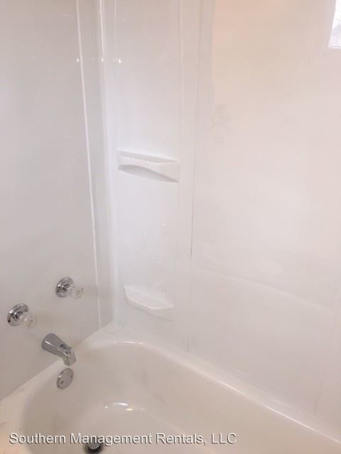 Building Photo - 542 W King St