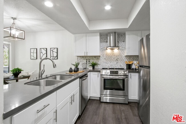 Building Photo - 22277 Vista Verde Dr