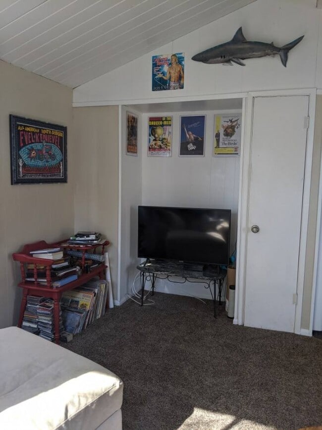 Building Photo - 5616 Riley St