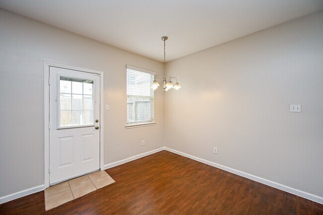 Foto del edificio - 6127 Yorkglen Manor Ln