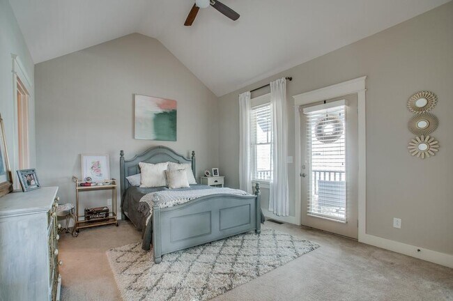 Foto del edificio - 902 Cheatham Pl