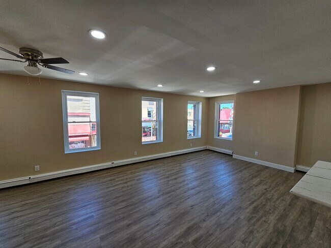 Building Photo - 508 West Side Ave