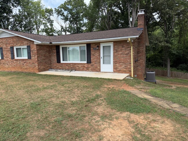 Foto del edificio - 147 Crooked Ln