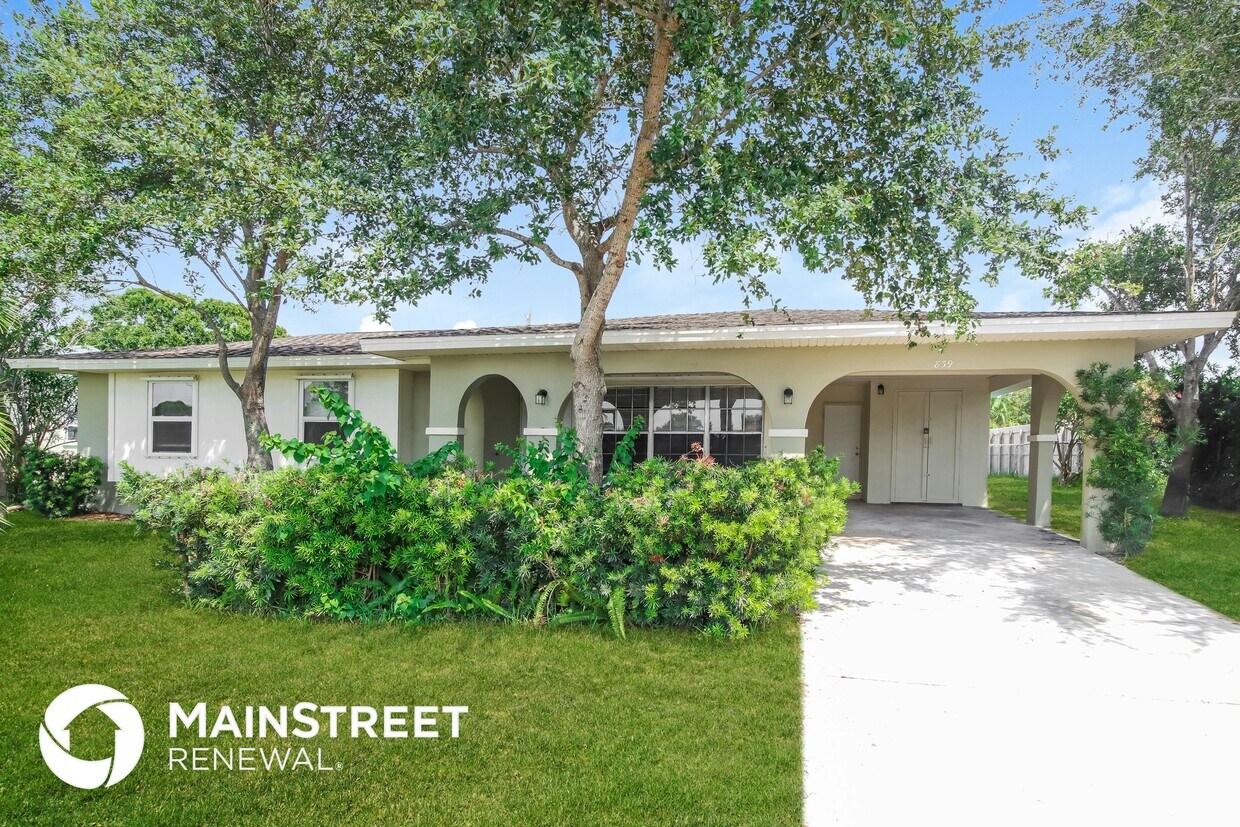 Foto principal - 839 Onyx Dr NE