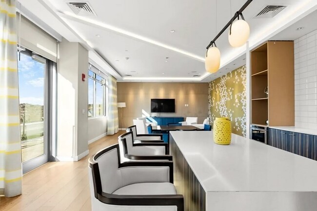 Foto del edificio - 82 Fenwood Rd