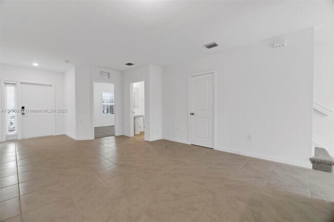 Foto del edificio - 449 NE 4th Ln