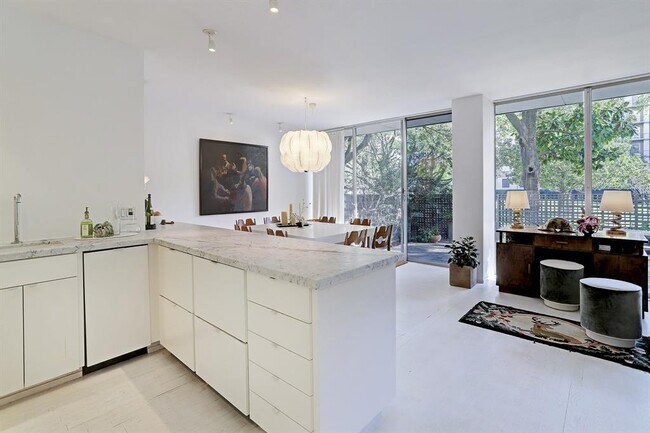 Foto del edificio - 2701 Westheimer Rd