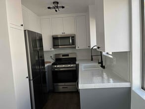 Building Photo - 341 Concord St