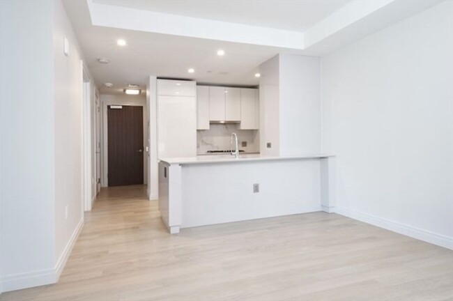 Building Photo - 133 Seaport Blvd