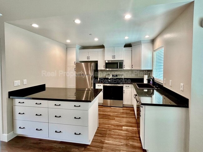 Building Photo - 1469 5th St