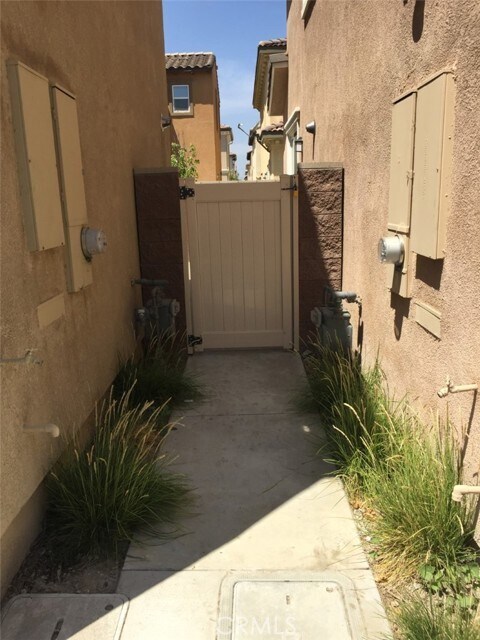Foto del edificio - 8603 Founders Grove St