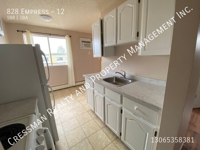Photo du bâtiment - 1 bed 1 bath APARTMENT located in Rosemont...