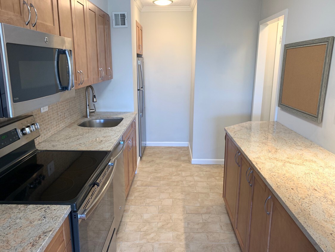 44 Strawberry Hill Ave, Stamford, CT 06902 Condo for Rent in Stamford