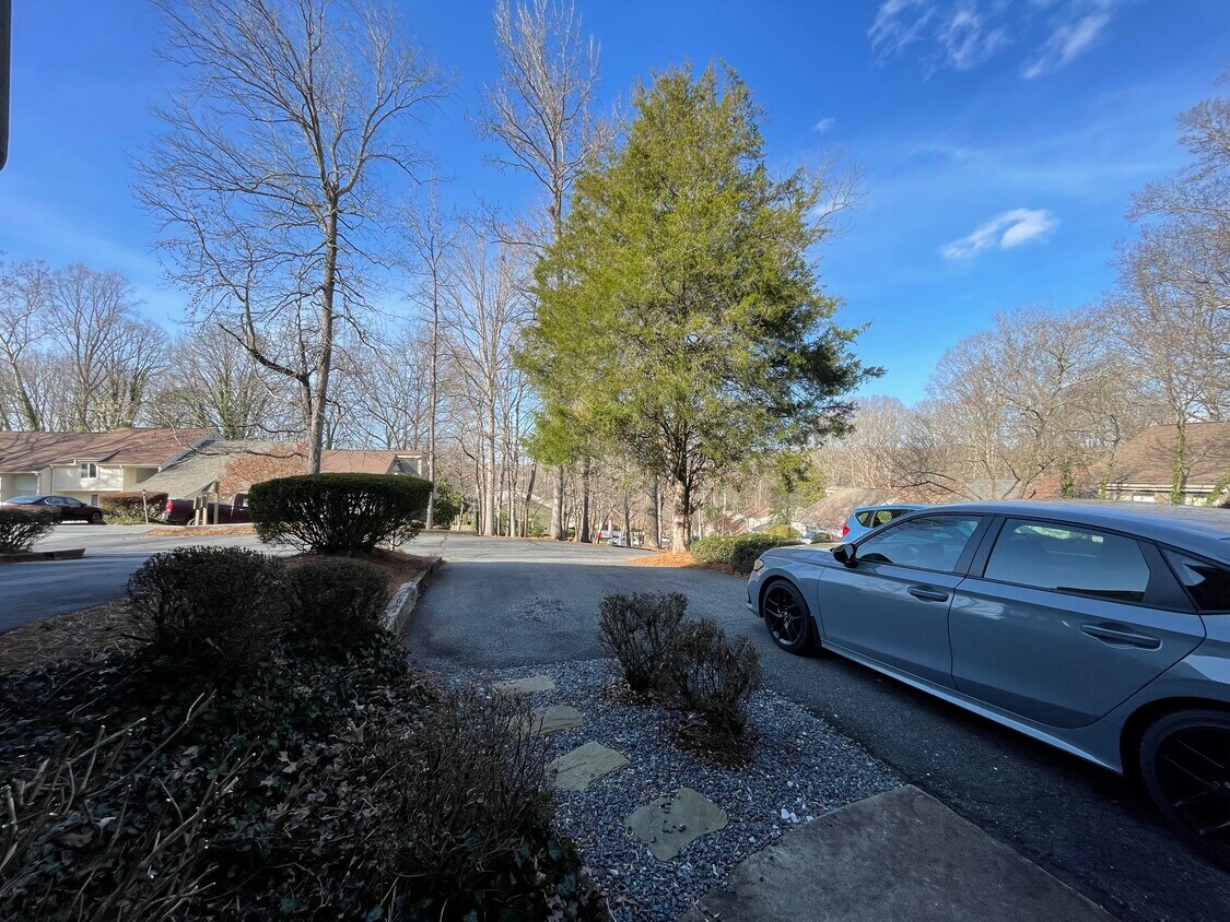 Primary Photo - 204 Lamplighter Cir