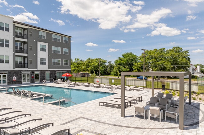 Building Photo - Camelot at Townelake