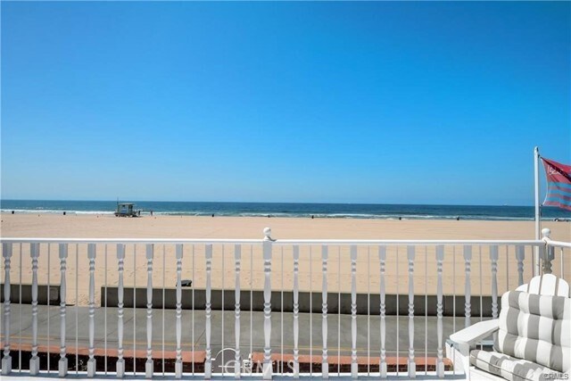 Building Photo - 3009 The Strand