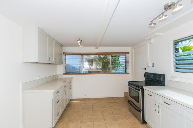 Foto del edificio - Lulani Ocean (Kaneohe) Single family home: 3-bed, 2 full bath now available for rent ! (Pet frien...